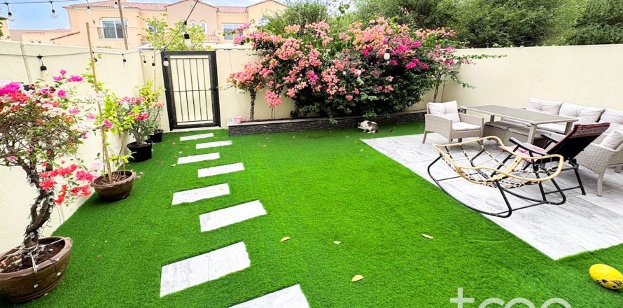 2 bedrooms Townhouse in Villanova, UAE No. 203890