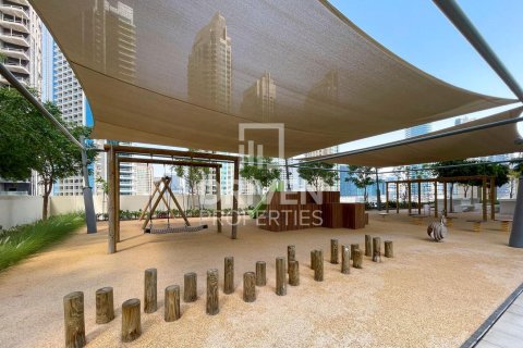 1 bedroom Apartment in Burj Royale, UAE No. 193317 15