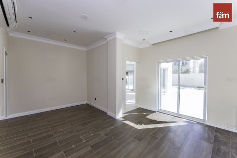 5 bedrooms Villa No. 126934 8