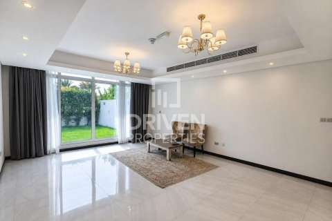 3 bedrooms Villa in Al Barsha South, UAE No. 189634 12