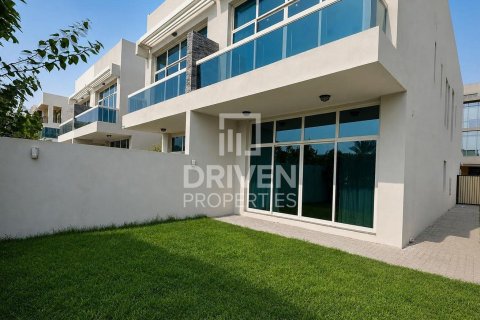 3 bedrooms Villa in Al Barsha South, UAE No. 189634 3