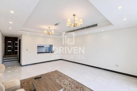 3 bedrooms Villa in Al Barsha South, UAE No. 189634 13