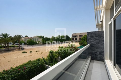 3 bedrooms Villa in Al Barsha South, UAE No. 189634 8