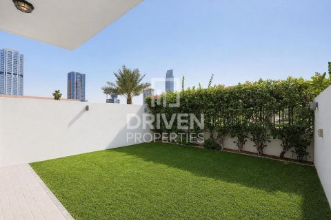3 bedrooms Villa in Al Barsha South, UAE No. 189634 9