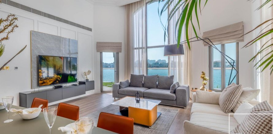 5 bedrooms Villa  No. 107747