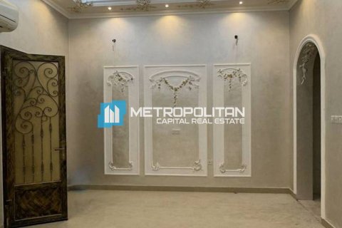 Вилла с 7 спальнями в Al Shamkha, ОАЭ №136159 10