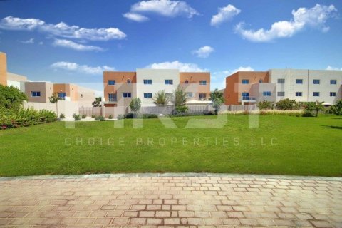 Villa de 2 dormitorios en Abu Dhabi, UAE No. 172369