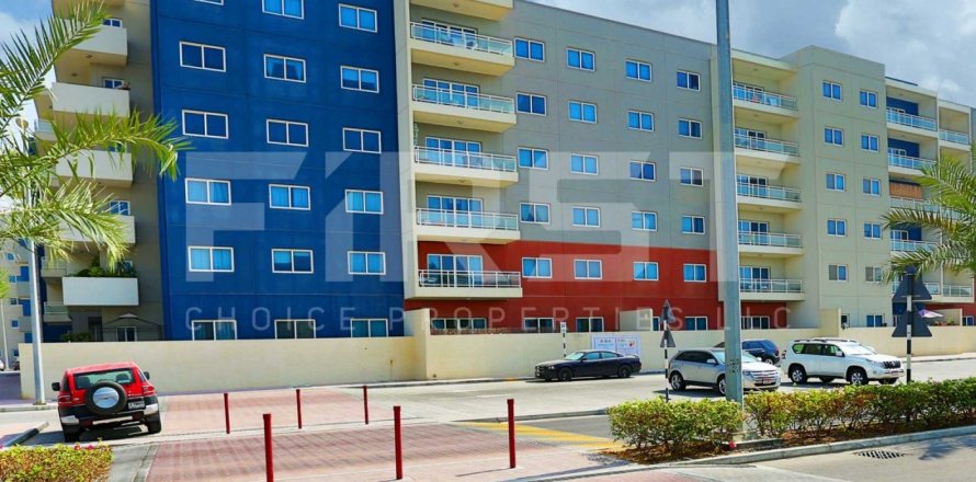 Apartment de 2 dormitorios en Al Reef, UAE No. 172371