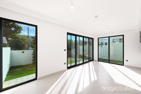 Вилла с 4 спальнями в Tilal Al Ghaf, ОАЭ №146413 11