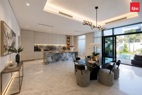 5 bedrooms Villa in Dubai, UAE No. 187835 6