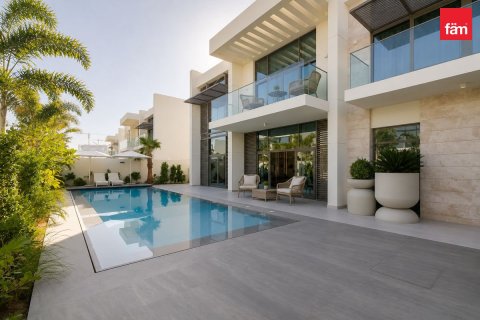 5 bedrooms Villa in Dubai, UAE No. 187835 3