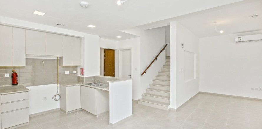 Таунхаус с 3 спальнями в Zahra Townhouses, ОАЭ №137559