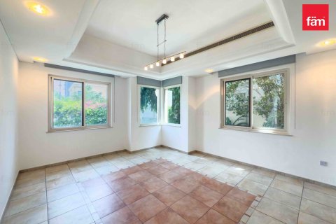 Villa de 5 dormitorios  No. 115429 28