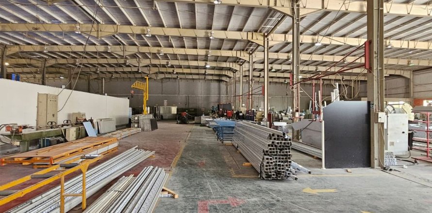 859.3m² Warehouse in Jebel Ali, UAE No. 210810