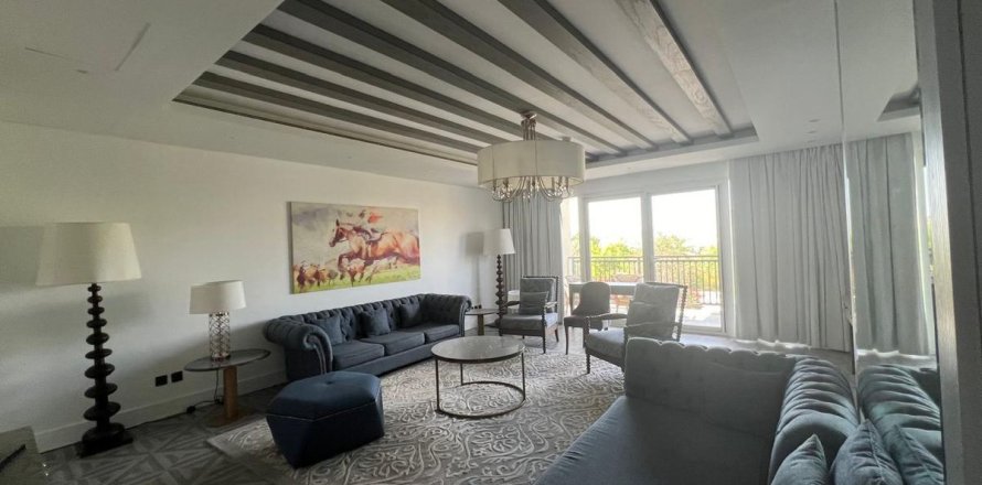 4 bedrooms Villa in Dubai, UAE No. 145499