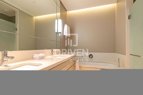 Квартира с 2 спальнями в Даунтаун Дубай (Даунтаун Бурдж Дубай), ОАЭ №137775 16