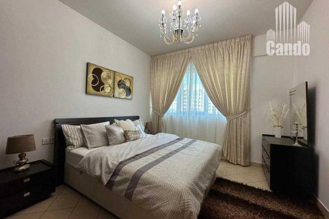 Apartment de 1 dormitorio en Golf Towers, UAE No. 88189 8