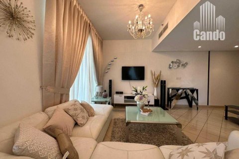 Apartment de 1 dormitorio en Golf Towers, UAE No. 88189 4