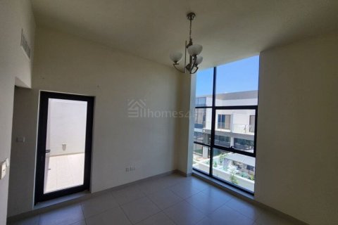 Townhouse de 4 dormitorios en District 11, UAE No. 162268 3