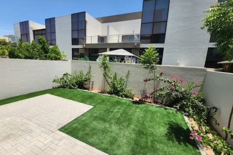 Townhouse de 4 dormitorios en District 11, UAE No. 162268 13