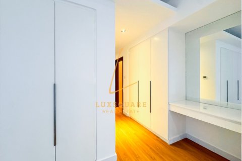 2 bedrooms Apartment in Al Wasl, UAE No. 200287 8