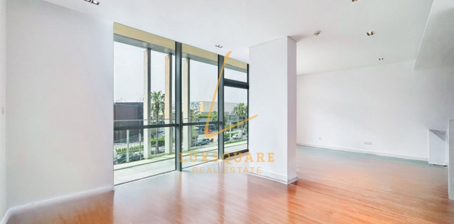 2 bedrooms Apartment in Al Wasl, UAE No. 200284