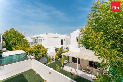 3 bedrooms Townhouse in Dubai, UAE No. 198559 16