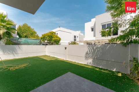 3 bedrooms Townhouse in Dubai, UAE No. 198559 5