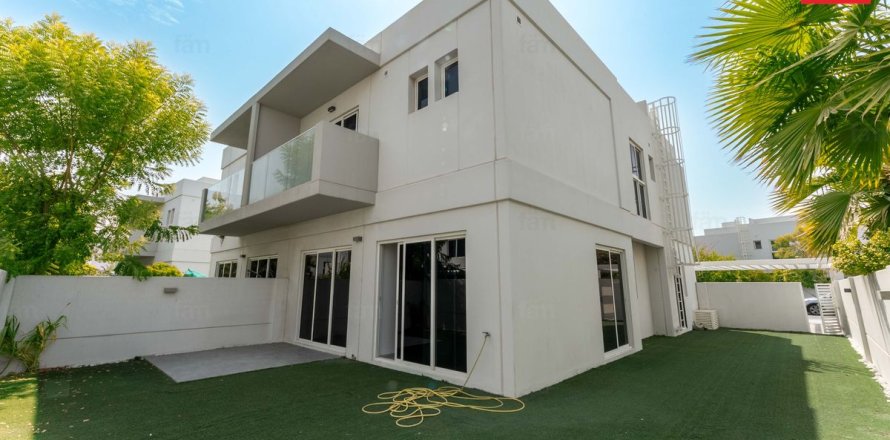 3 bedrooms Townhouse in Dubai, UAE No. 198559