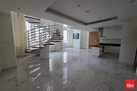 Дуплекс с 1 спальней в Бизнес-Бэй, ОАЭ №141334 3