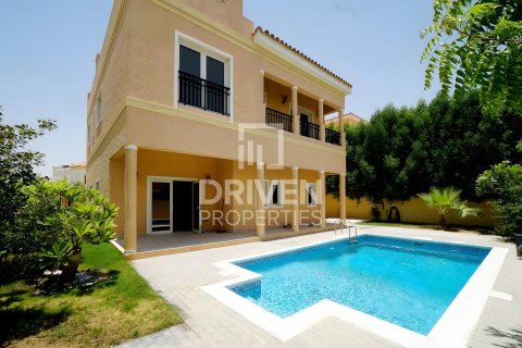 Вилла с 5 спальнями в Hacienda, ОАЭ №85182 11