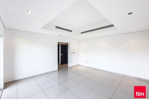 Villa de 5 dormitorios  No. 125389 2