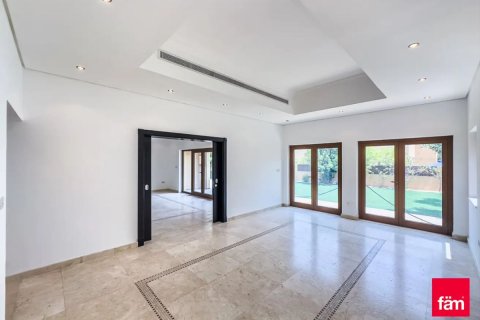 Villa de 5 dormitorios  No. 125389 7