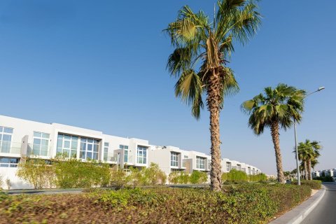 1 bedroom Apartment in DAMAC Hills (Akoya by DAMAC), UAE No. 170724 9