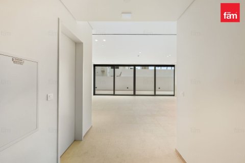 3 bedrooms Apartment in Dubai, UAE No. 145332 11