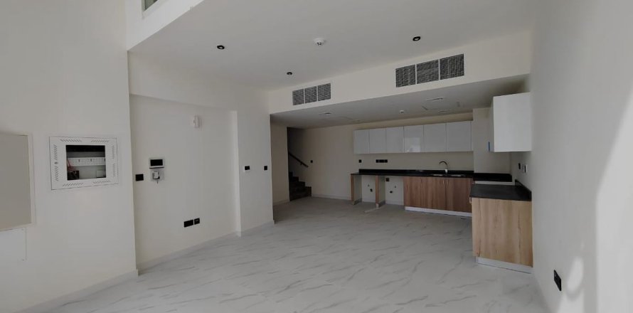 Townhouse de 1 dormitorio en Dubai, UAE No. 145333