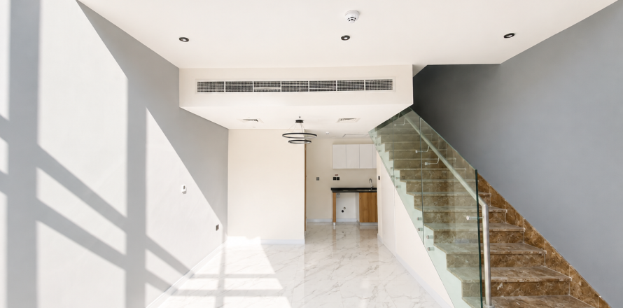 Townhouse de 1 dormitorio en Rukan, UAE No. 210361