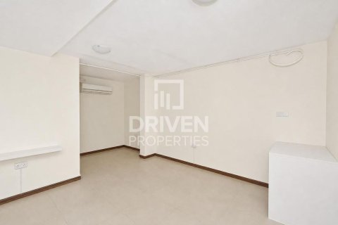 Villa de 4 dormitorios en District 13, UAE No. 204778 11