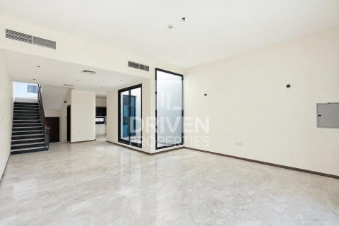 Villa de 4 dormitorios en District 13, UAE No. 204778 4