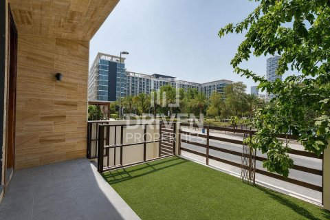 Villa de 4 dormitorios en District 13, UAE No. 204778 30