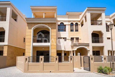 Townhouse de 4 chambres à District 11, UAE No. 203668 16