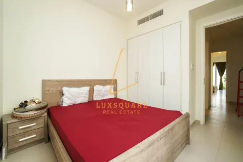 3 bedrooms Apartment in EMAAR South, UAE No. 156154 5