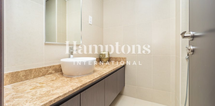 Villa de 6 dormitorios en Meydan, UAE No. 147971