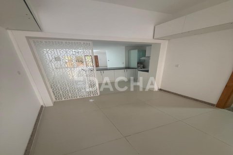3 bedrooms Villa in District 15, UAE No. 186077 8