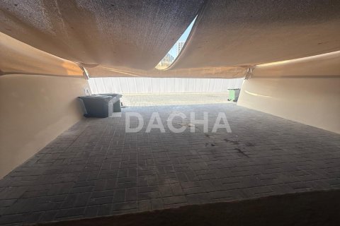 3 bedrooms Villa in District 15, UAE No. 186077 12