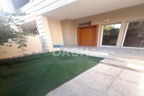3 bedrooms Villa in District 15, UAE No. 186077 15