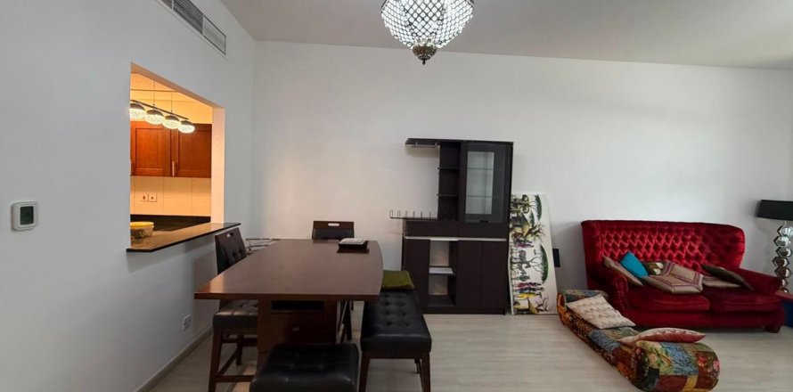 2 bedrooms Apartment in Dubai, UAE No. 185983
