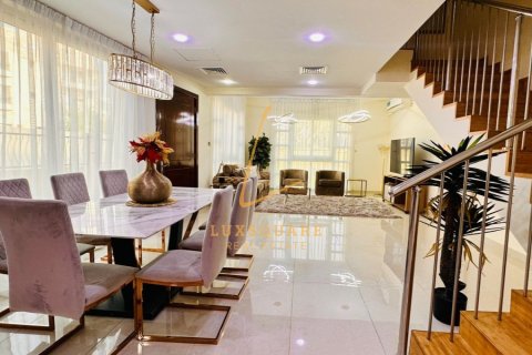 4 غرف نوم فيلا  رقم 133926