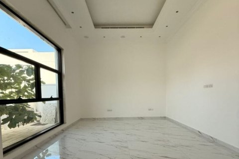 Вилла с 5 спальнями в Nad Al Sheba 1, ОАЭ №162580 12