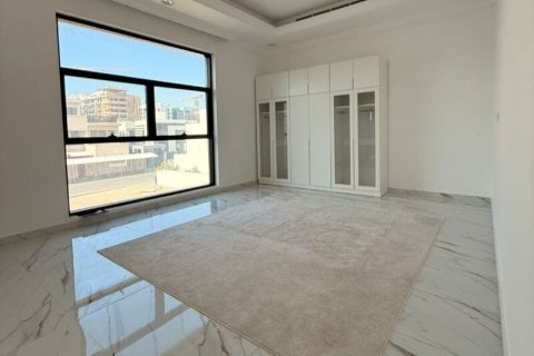 Вилла с 5 спальнями в Nad Al Sheba 1, ОАЭ №162580 14